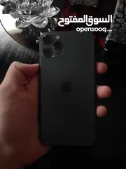  1 IPHONE 11pro بحالة الوكاله