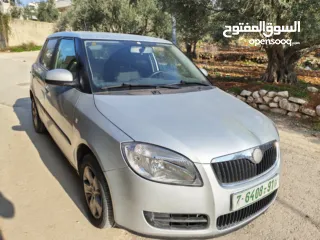  2 فابيا 2011 بالرخصة