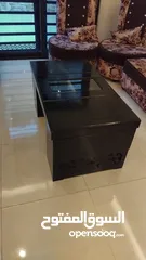  4 طقم كورنر بحالة ممتازة مع طاولة