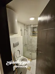  10 استوديوهات سوبر ديلوكس يومي او أسبوعي للإيجار في عمان السابع  يوجد تكيف مركزي و خدمة الواي فاي ومجهز