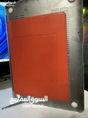  8 MACBOOK AIR - M1 بحالة ممتازة - مع جميع ملحقاته - 51 دورة شحن فقط
