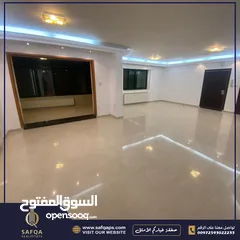  4 شقة واسعة رائعة مميزة في منطقة هادئة للبيع في الطيرة