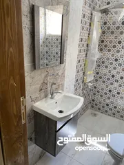  2 أسكانات الأساس - شقة ارضي فاخرة بتشطيبات مميزة للبيع - 155م - الزرقاء - ضاحية المدينة
