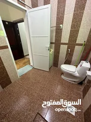  7 غرفه وحمام مع مطبخ مشترك في العذيبه خلف صيدليه أفلاج