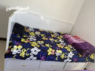  1 Queen bed with mattress
