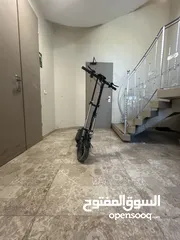 1 سكوتر كهربا   54V. 13A.   500 W.