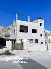  1 منزل طابقين للبيع في منطقة عدن المرقب