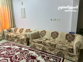  1 بيع كرسين مريحه وفخامه