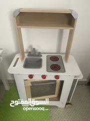  2 Hape Wooden kitchen with extendable table 15 kd