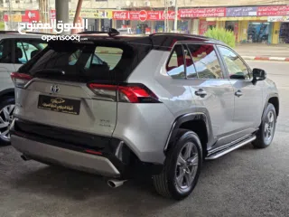  4 تويوتا راف فور 2022