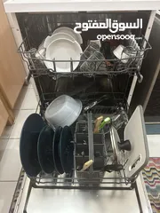  2 very clean dishwasher