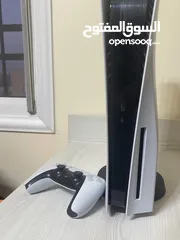  7 جهاز بليستيشن فايف(ps5) بحالة ممتازة  استخدام خفيف  نسخة الديسك(cd edition)  مع يد.