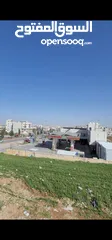  2 شقة مفروشه مساحات مختلفه عمارة عائليه منطقه حيويه على شارع البترا مباشره بجانب كافيه بلاك هاوس