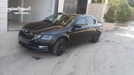  10 سكودا اوكتافيا 2017 اصل برايفت عداد 102000 بصمة تشغيل مري كهرباء كراسي كهرباء تدفئة كراسي تحكم ستيرن
