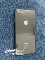  2 ايفون 8 الجهاز بحاله ممتازة