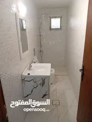  9 شقة للايجار مجددة بالكامل شبه ارضي مدخلين للعرسان