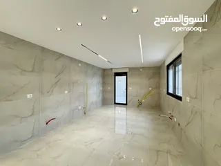  23 شقة مميزة طابق شبه ارضي مساحة 249 داخلي وخارجي 300م مع حديقة بتشطيبات فخمة - شركة رمضان فوزي للاسكان