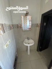  2 شقة للايجار بمنطقة ال17 بيتونيا