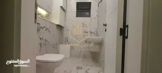  22 شقة - للايجار - لم تسكن - شارع المدينة المنورة