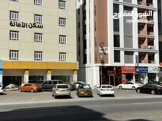  7 فرصة لا تُفوَّت! Showroom بمساحة واسعة 480 متر مربع في موقع استراتيجي بمنطقة بوشر - الخوير،