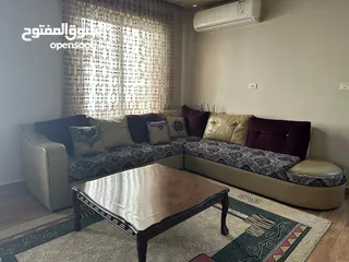  1 للبيع طقم كنب كورنر كويتي بحالة ممتازة – استخدام خفيف وبسعر مغري جدا