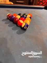  1 ميز بليارد للبيع كامل مابي اي نقص ويا 4 كيوبات وحصانين