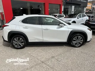  10 ليكزس UX300e كهربائية اعلى اضافات 2021