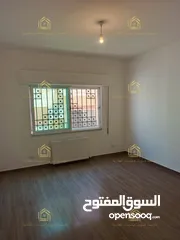  9 شقة مجددة - ام السماق - 3نوم - 190م - بلكونتين بإطلالــــه مميزة - قرب الخدمات العامة