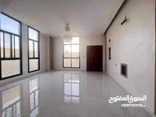  4 ***فيلا للبيع في عجمان الياسمين***Villa for sale in Ajman Al Yasmeen