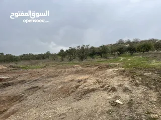  6 ارض 628 متر على شارعين تصلح ل اي نوع من البناء خلف براڤو بيت وزن