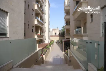  10 شقه للاستثمار او السكن للبيع/ في أجمل مناطق عمان بسعر مغري من المالك مباشره