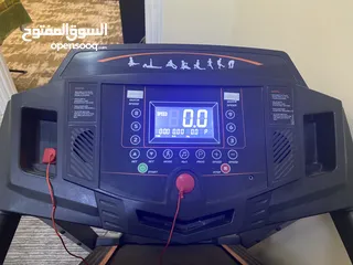  1 للبيع جهاز السير LANDMASTER استخدام قليل ونظيف جدا ولا يوجد اعطال .من شركة العامودي للأدوات الرياضية