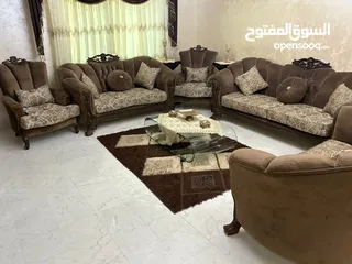  7 طقمين كنب زان نفس اللون مع 3 ثريات كريستال هدية