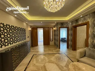  2 دير غبار شقة أرضية فخمة مع حديقه 4 نوم للإيجار