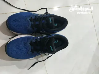  1 جوتي رياضي أصلي  نوع Asics