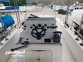  6 قارب 31 قدم للبيع مع العربه Boat 31ft for sale