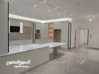  5 شقة جديدة للبيع اربع غرف نوم مع حديقة في دير غبار