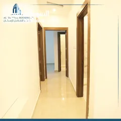  8 شقة سكنية ديلوكس شبه ارضي مع تراس  145متر في  حي عدن