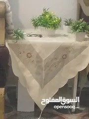  4 طقم كنب  8 مقاعد مع طاولتين وبرادي بسعر حرق