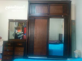  2 غرفة نوم شبابية  سريرين مع كومودينة
