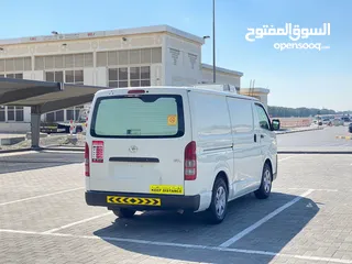  4 Toyota Hiace Chiller (2017)