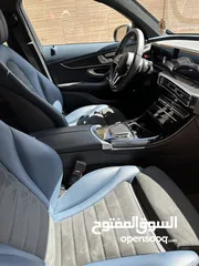  13 مرسيدس EQC 400 موديل 2022 - عداد 14 ألف كم فقط - بحالة الوكالة-البيع لظروف السفر