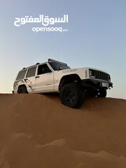  1 Jeep Cherokee 2000