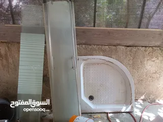  4 شاور سكريت كامل بحالة جيدة