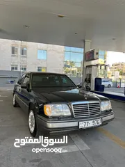  24 مرسيدس E300 للبيع بحاله جيده