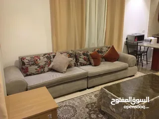  5 شقة مفروشة للايجار فى ضاحية الامير راشد