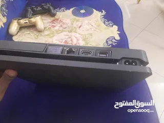  4 سوني 4 برو نضيف ما يشكي من شي ابد معاه جهازين تحكم