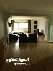  4 شقة طابق ثالث في عبدون بالقرب من دوار الاسرة