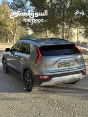  2 Kia Niro Hybrid