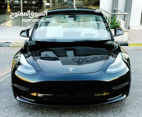  8 تيسلا 2023 model 3 فحص كامل اوتوسكور لون اسود ملوكي داخلي ابيض بحالة الوكالة بسعر لقطة ومحروووق